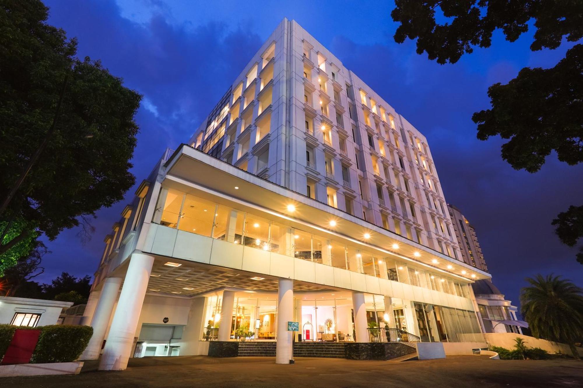 Royal Padjadjaran Hotel Bogor Luaran gambar